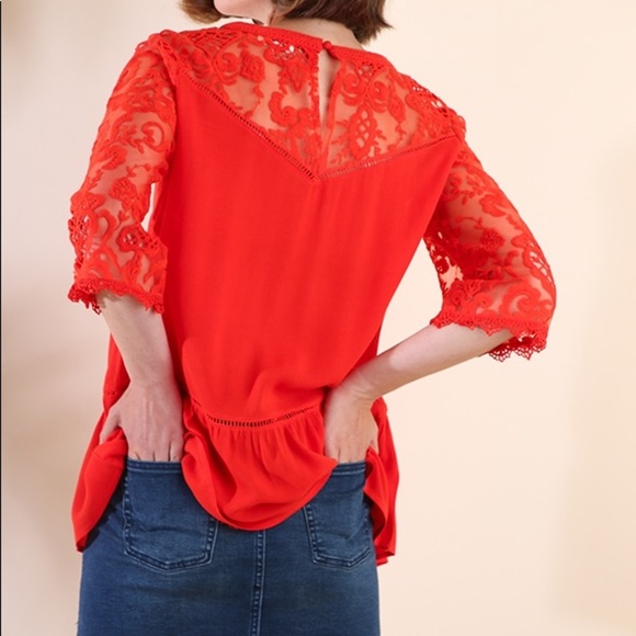 NEW UMGEE Bell Sleeve Floral Lace Ruffle Hem Top Size S - Picture 2 of 8